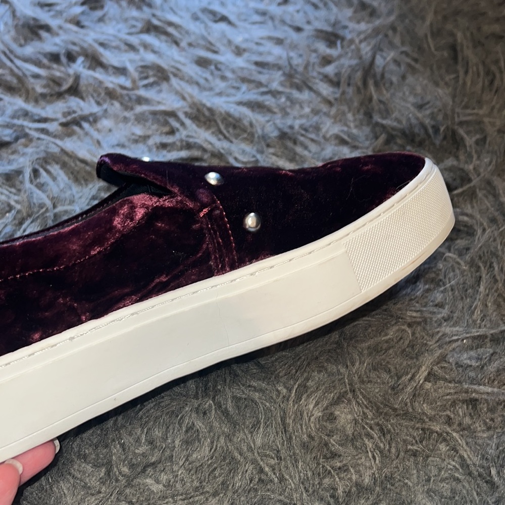 Woman's Rebecca Minkoff crushed velour slides, with white rubber soles, sz 8 - Picture 13 of 13